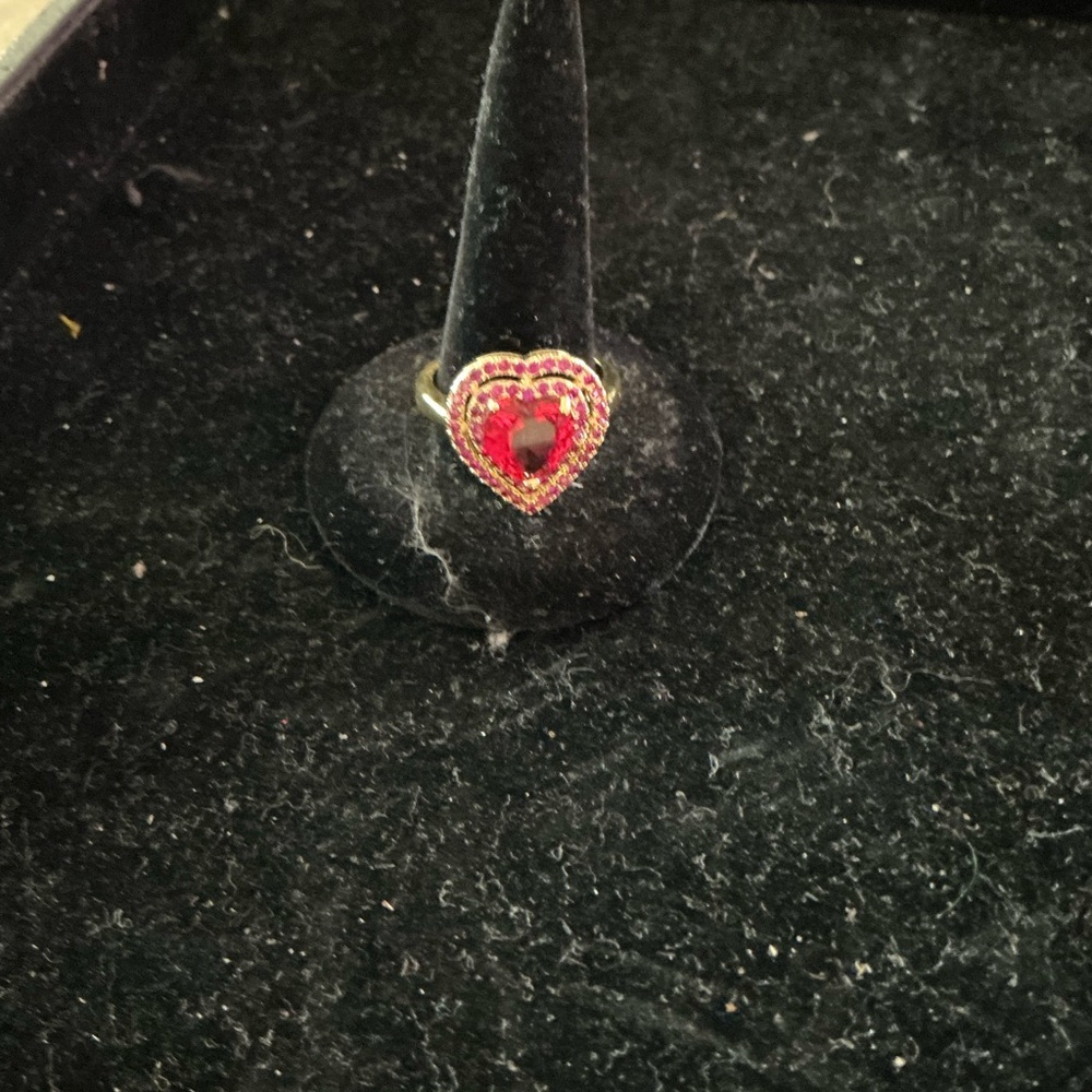 Pandora Heart Ring Red Crystal